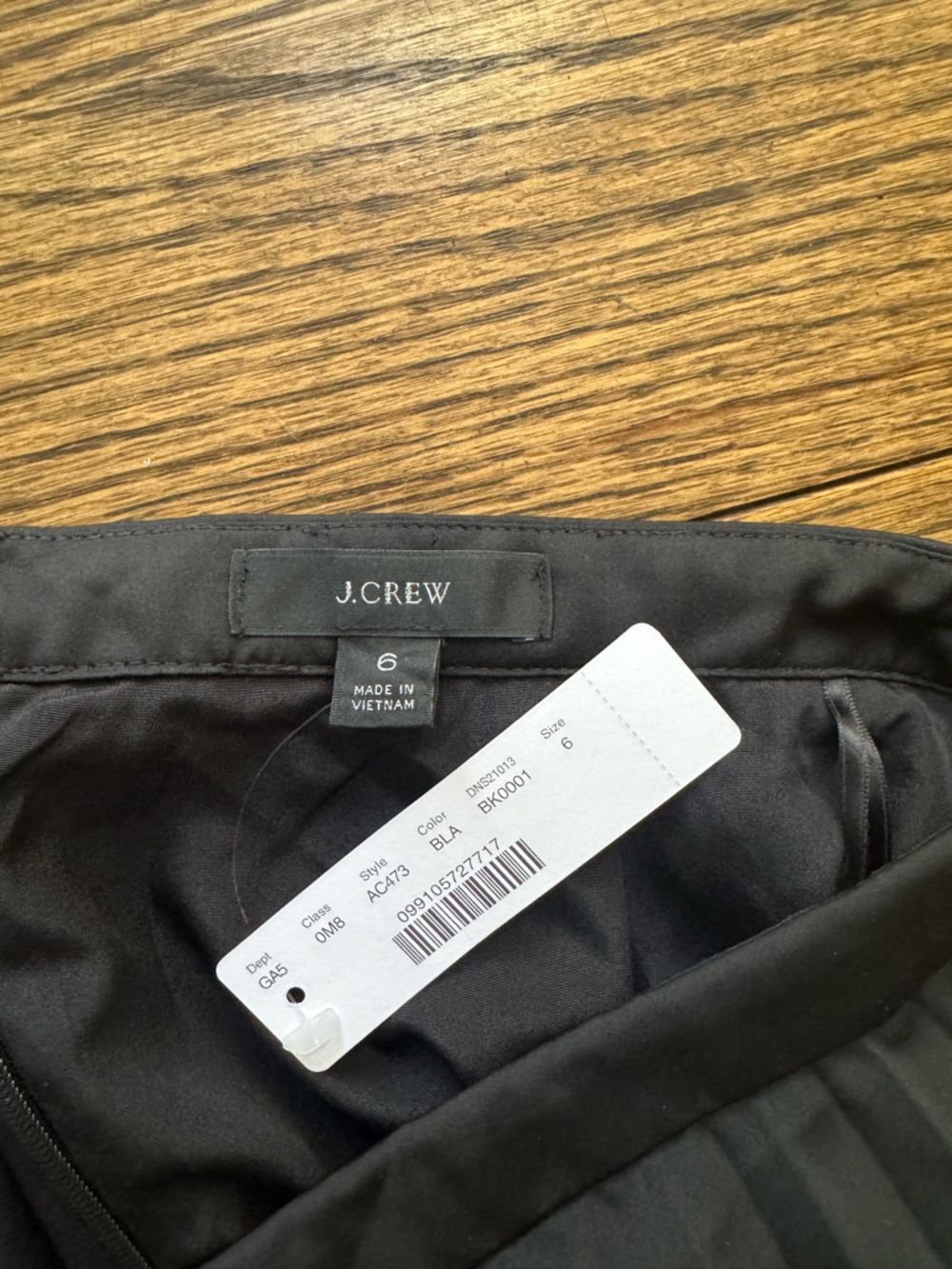 J.Crew Black Pleated Midi Skirt NWT Size 6 Classic A-Line - Picture 2 of 3